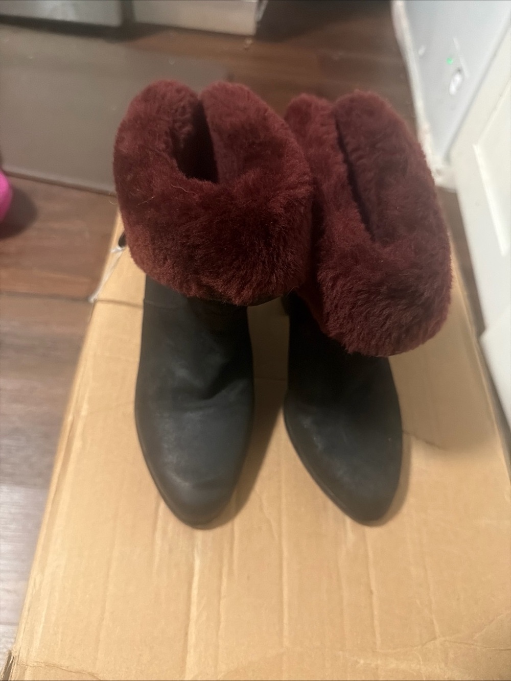 UGG Layna Shearling Foldable Cuff Black Maroon Nubuck Heeled Leather Boot 7 6.5